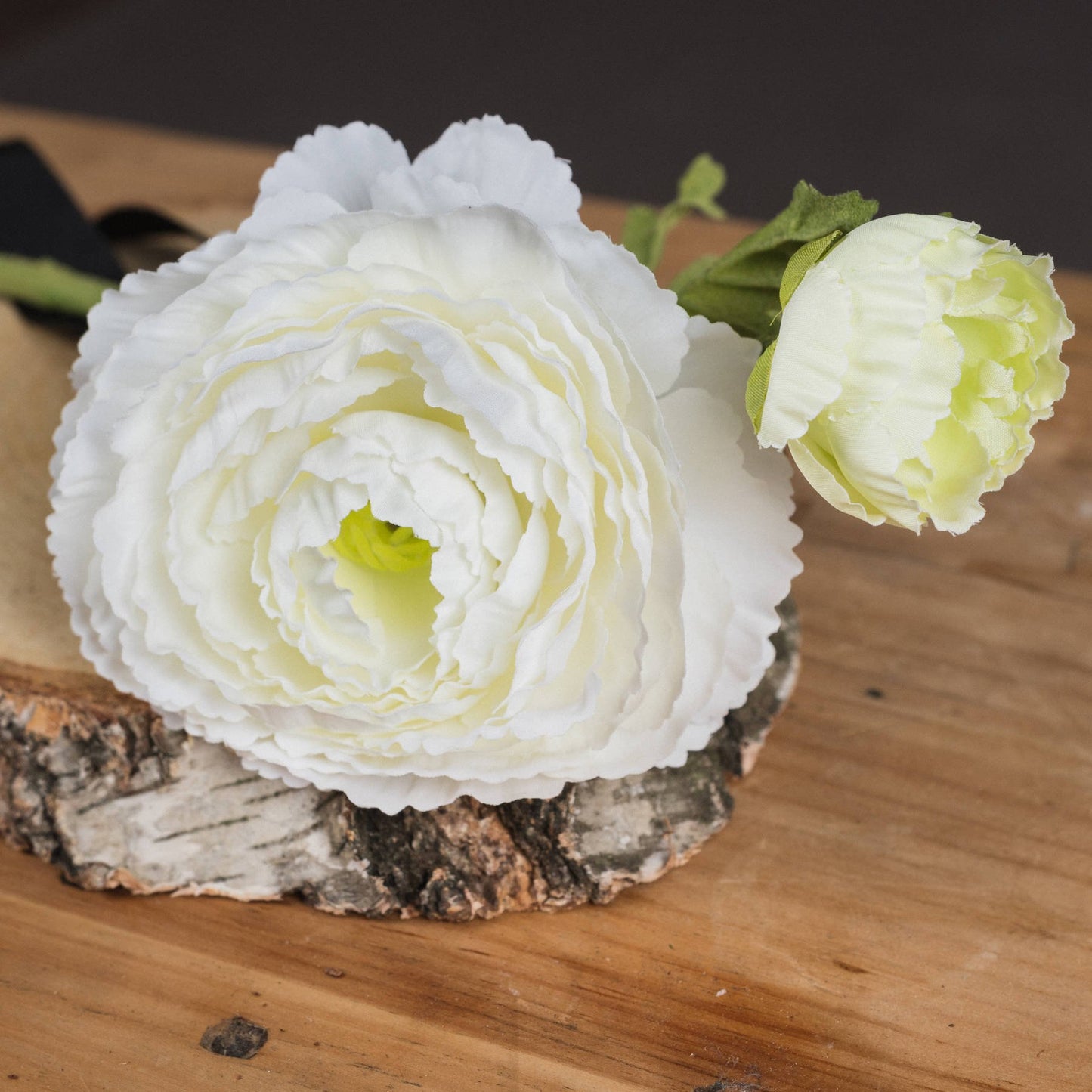 White Ranunculus Spray