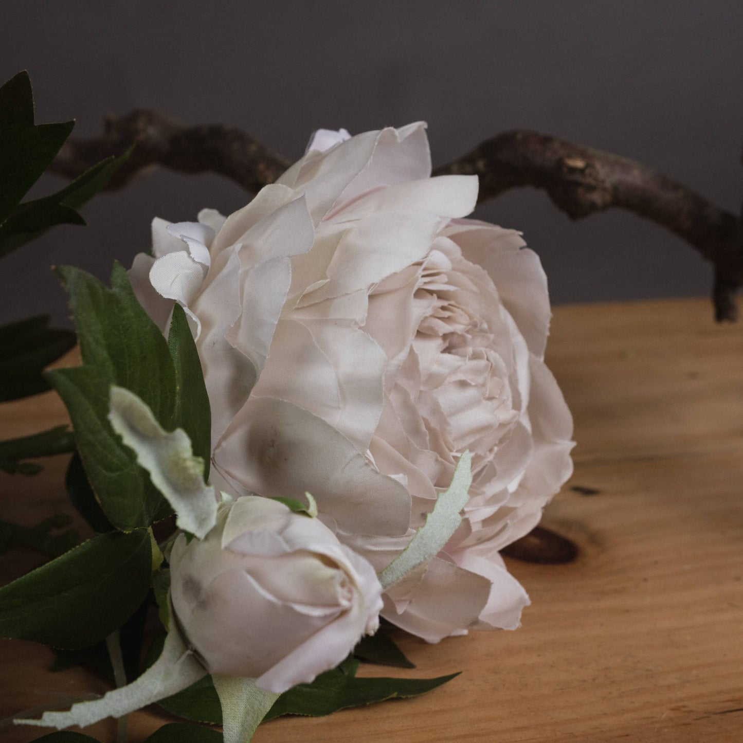 Grey Spray Rose Peony